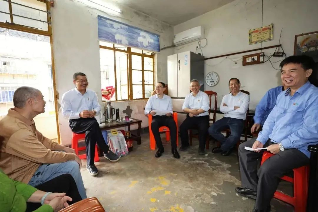 海南礦業(yè)開展新春慰問“送溫暖”活動